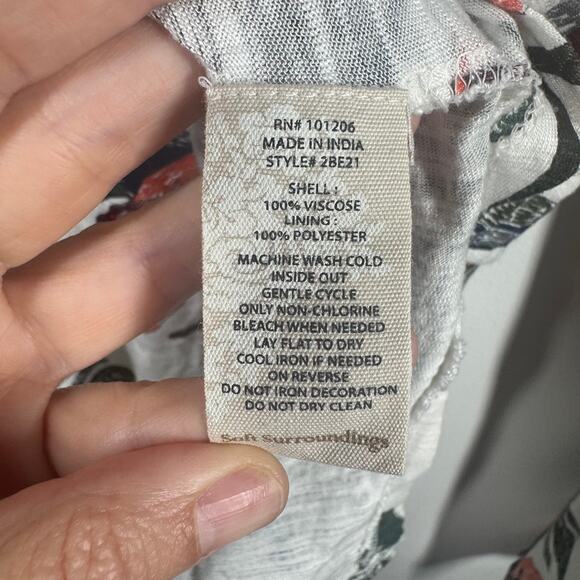 Soft Surroundings Top Women M Cream Floral Long Sleeve Sequin Lined Modest Tunic - Picture 7 of 8